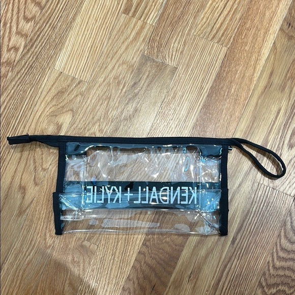 Kendall + Kylie Clear Cosmetic Bag zip travel bag airport safe new w/o tags - Picture 4 of 6